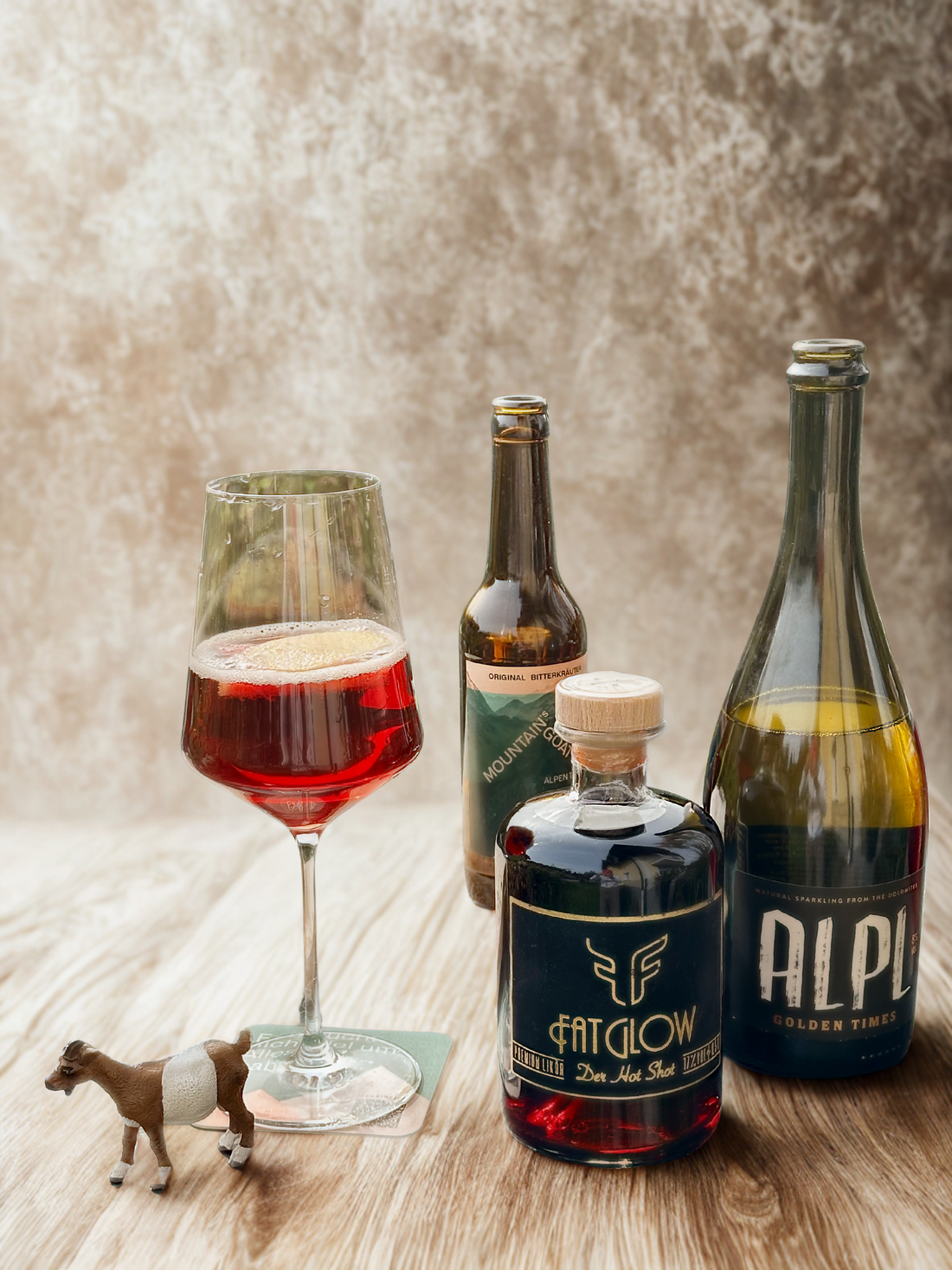 ROCKBOX Geschenkeset - Glühweinlikör 0,5l + 8 Stk Alpen Tonic Ribisel + Thymian